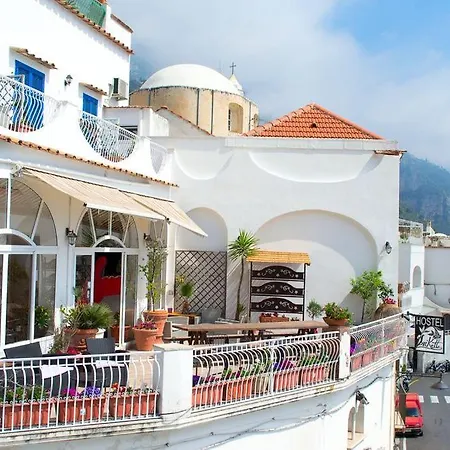 Brikette Hostel Positano