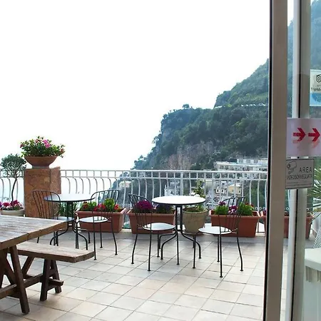 Brikette Hostel Positano