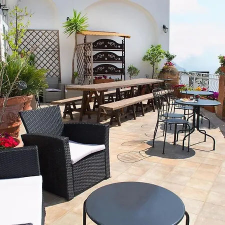 Хостел Brikette Позитано